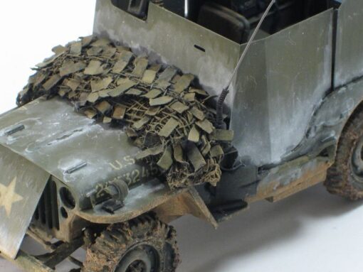 Minor 1/35 Armoured Jeep with SCR-193 U.S. WWII radio set + workable leaf springs GM35007