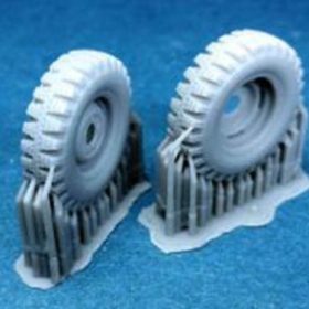 Minor 1/35 Land Rover 7.50x16 NATO spare wheels 358010